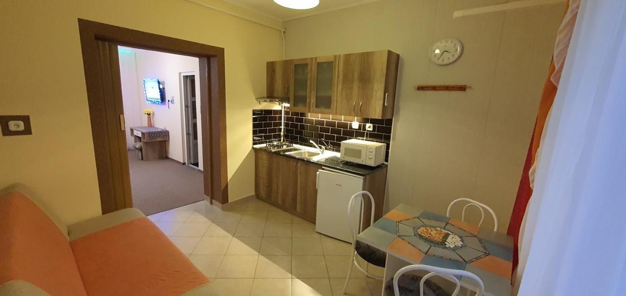 Szlavi Apartman Baja Exteriör bild