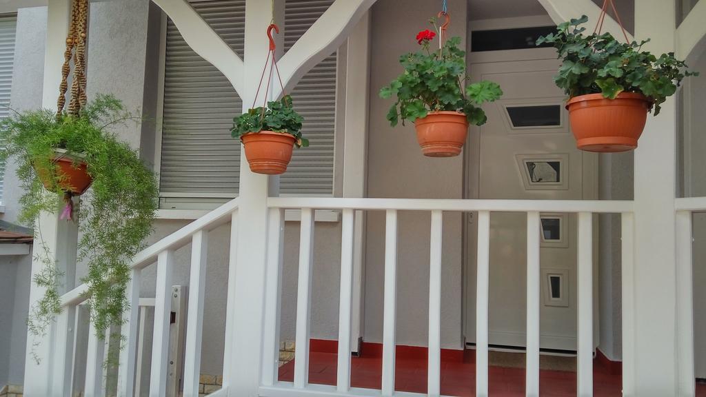 Szlavi Apartman Baja Exteriör bild